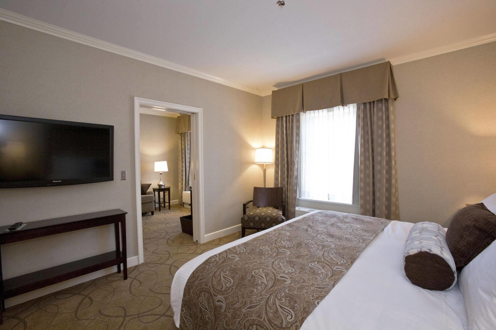 The Marcum Hotel & Conference Center オックスフォード エクステリア 写真